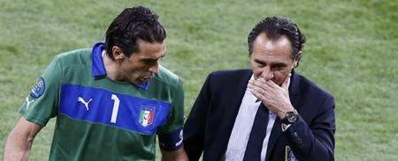 图片报：拜仁新董事卡斯帕被日本广岛经济大学授予荣誉博士称号（图片报：拜仁新任董事卡斯帕获日本广岛经济大学荣誉博士称号）