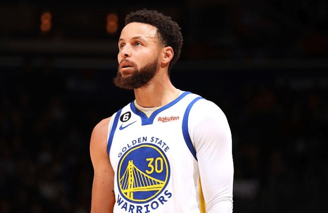 法国足坛最年轻职业球员：尤文马竞关注昂热15岁前锋迪亚洛（15岁昂热前锋迪亚洛成法国足坛最年轻职业球员，获尤文与马竞关注）