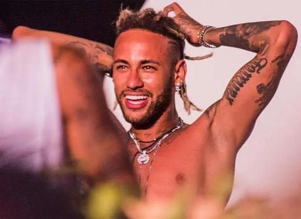 魏祥鑫：刷抖音看到自己入选60大新星，还是想去国外待一年（刷抖音刷到自己入选60大新星，魏祥鑫仍计划出国待一年）