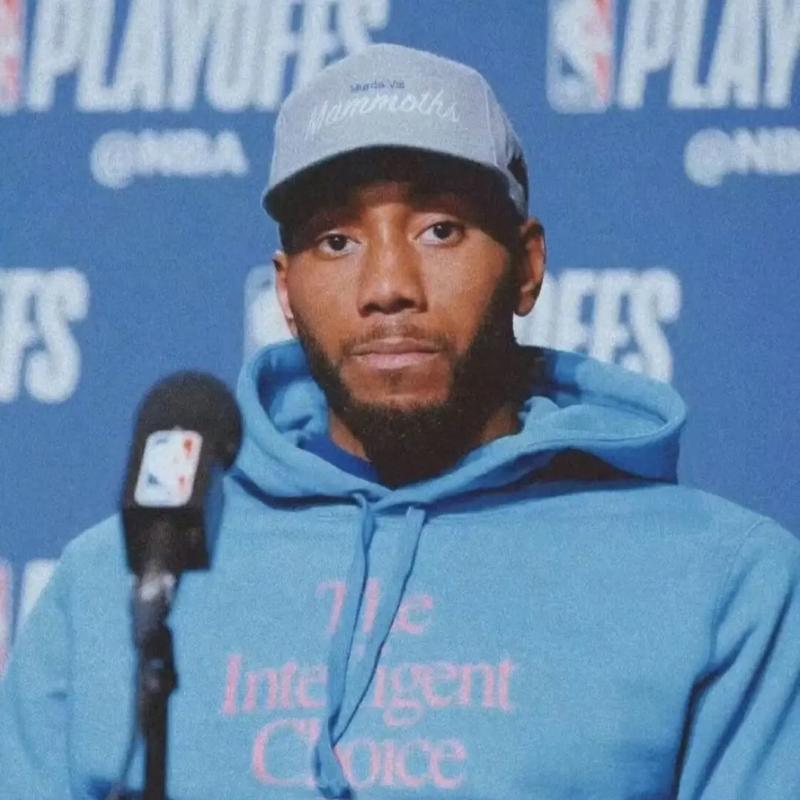 记者：阿莫林组建新的领导小组，包括B费、马奎尔、利马等人（记者：阿莫林打造全新领袖小组，B费、马奎尔、利马在列）