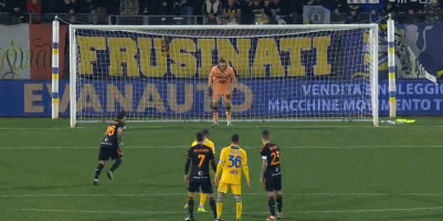 亚伯拉罕公布监控：几天前一帮盗贼闯入了我在伦敦的家（亚伯拉罕公开监控画面：数天前多名窃贼闯入其伦敦住所）