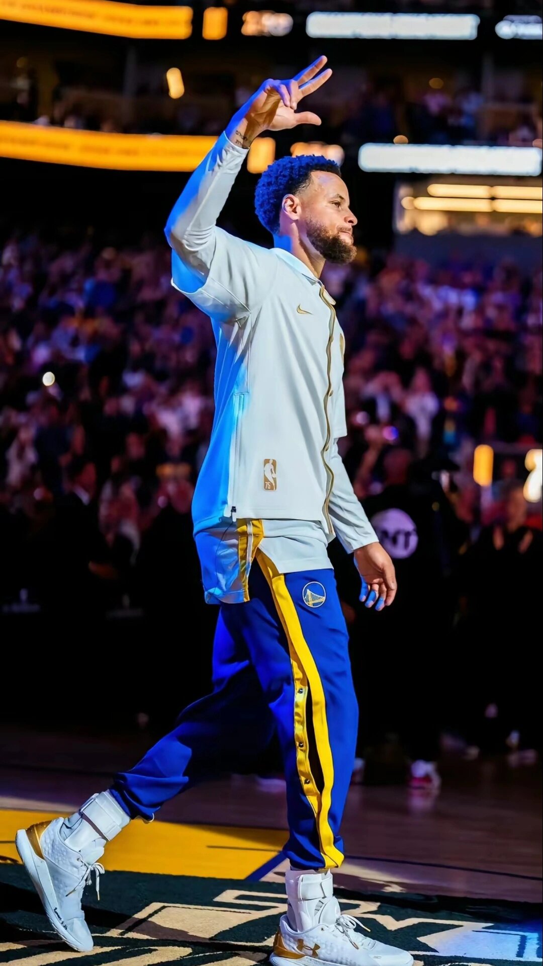 罗德里戈抗议裁判判罚：你必须尊重我们，看看你在哪里（罗德里戈质疑判罚怒斥裁判：请尊重我们，看看你的位置）