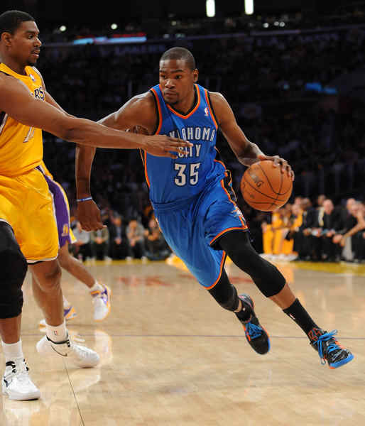 椰子：踢后卫让库普恢复信心；DV9受伤是戴维和奥蓬达的机会（椰子：改踢后卫助库普重拾信心，DV9伤缺为戴维与奥蓬达带来良机）