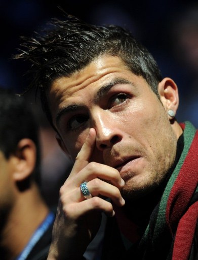 巴媒：内马尔左膝半月板受损，可能会赛季报销（巴西媒体：内马尔左膝半月板受伤，赛季恐提前结束）