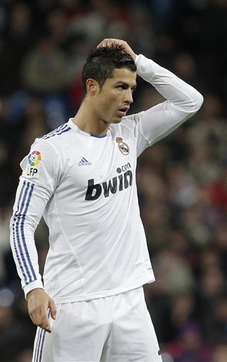 霍华德招募字母哥搭档东詹：别带伤强撑上场，湖人需要你（霍华德邀字母哥联手东詹；劝詹皇别带伤硬拼，湖人更需要你）